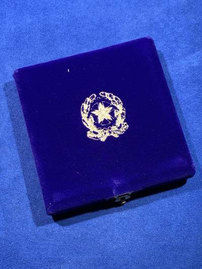 《竞宝斋》第430场 周日，周一，周二 3场连拍 （全场包邮） 2003年意大利担任欧盟理事会主席国10欧纪念银币 925银 22克 盒证齐全