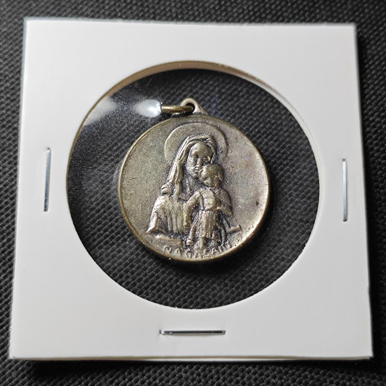 KK钱币收藏小铺  第356场  2月预留时间 周末发货  圣母抱婴纪念章 镀银