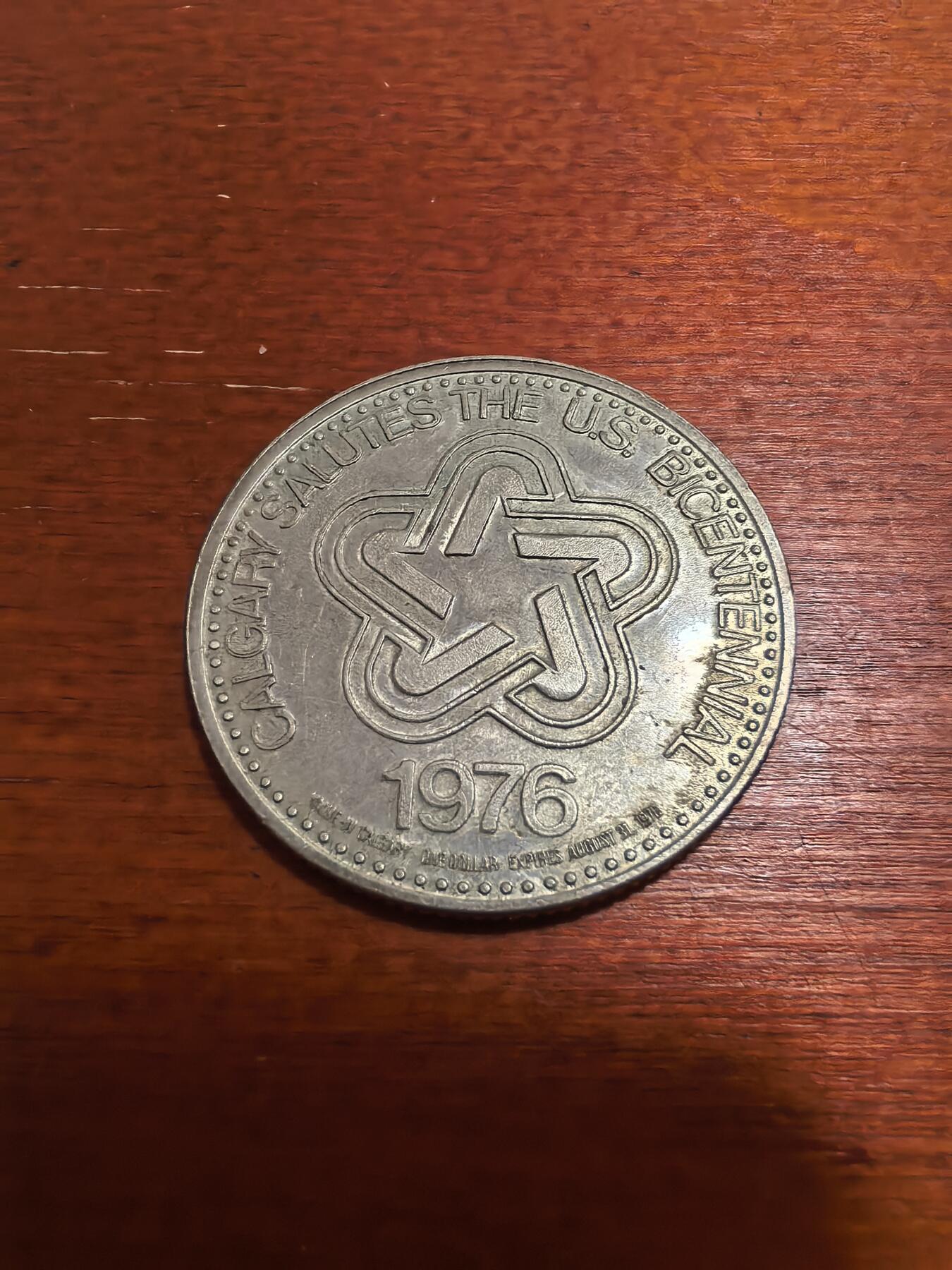 长老汇蛇年精选第六十五场拍卖 1976加拿大阿尔伯塔州卡尔加里奔牛1元铜镍代币，13克，33MM，马铁标
