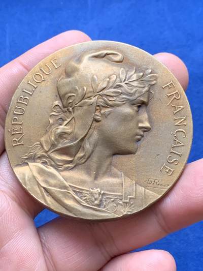 《竞宝斋》第430场 周日，周一，周二 3场连拍 （全场包邮） 玛丽安娜女神纪念铜章 74.8克 56.3mm 三角铜标