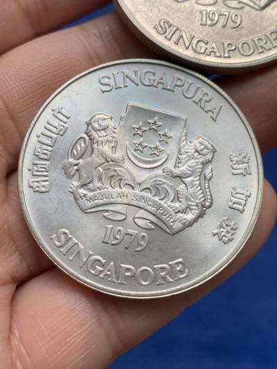 《竞宝斋》第430场 周日，周一，周二 3场连拍 （全场包邮） 两枚一组 新加坡1979年10元 通讯卫星大银币