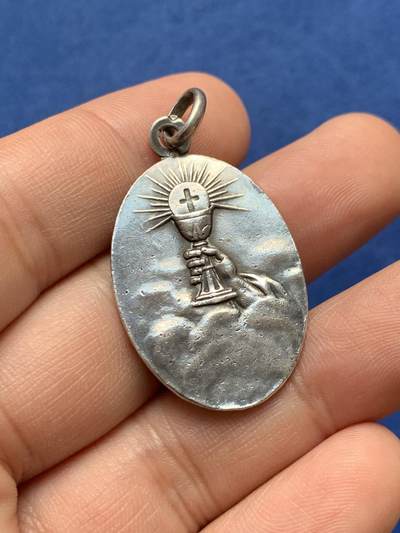 《竞宝斋》第430场 周日，周一，周二 3场连拍 （全场包邮） 基督教银吊坠 少见 带环重约7.75克 23.2*38mm