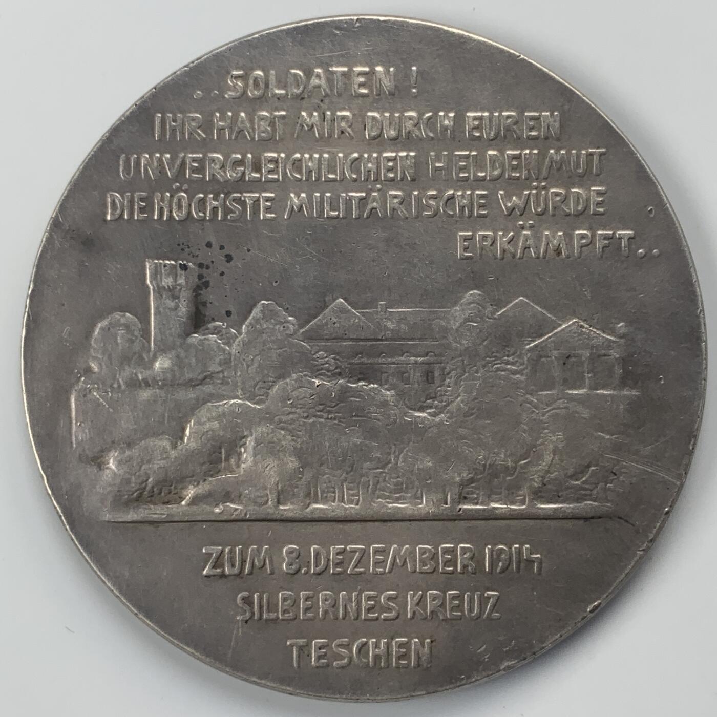 掌中浮雕-藏着的欧洲第038场 1914年一战奥属西里西亚特申弗里德里希大公纪念银章,56mm，67.90g；纪念捷欣公爵弗里德里希大公12月8日被晋升为陆军元帅
