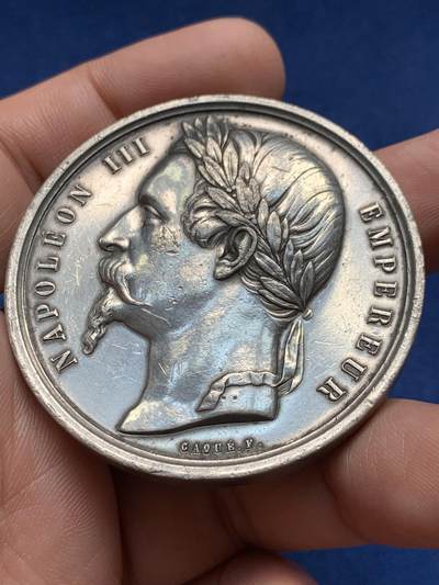 《竞宝斋》第430场 周日，周一，周二 3场连拍 （全场包邮） 1859年拿破仑三世政治赦免纪念章 50.3克 50.2mm