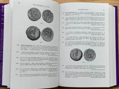 《竞宝斋》第430场 周日，周一，周二 3场连拍 （全场包邮） 古罗马钱币及其价值目录第二卷 公元96年-公元235年 重达1.35公斤