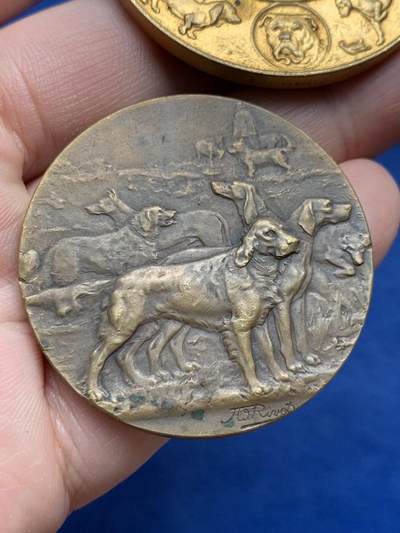 《竞宝斋》第430场 周日，周一，周二 3场连拍 （全场包邮） 两枚一组 犬类博览会铜章 74.1克 41-45.5mm 细节见图