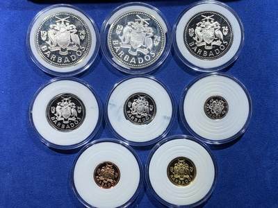 《竞宝斋》第430场 周日，周一，周二 3场连拍 （全场包邮） 巴巴多斯1974年原盒八枚套装，其中5元31.1克，10元37.9克都是银币