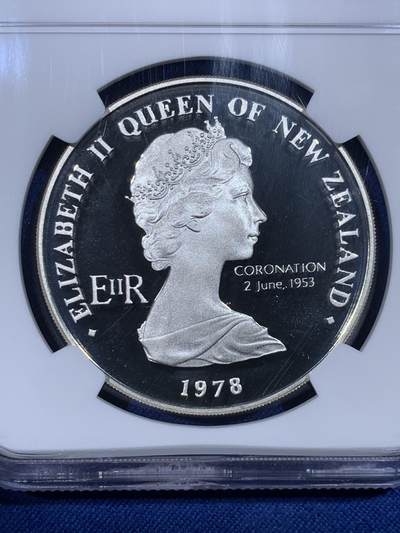 《竞宝斋》第430场 周日，周一，周二 3场连拍 （全场包邮） NGC PF67UC 新西兰1978年1元议会大厦精制纪念银币 27.3g 925银