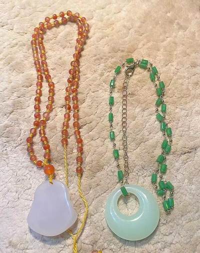 【旋风钱币】10月25日19:00准时开拍 精美欧洲币章、第三帝国钱币、精美项链等 全场包邮 精美项链吊坠2条 弥勒佛+玉璧 吊坠直径均为30MM 需要任何数据请私信