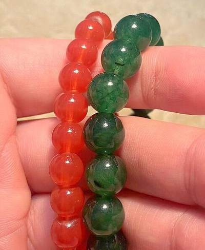 【旋风钱币】10月25日19:00准时开拍 精美欧洲币章、第三帝国钱币、精美项链等 全场包邮 精美手串、腕链2条 串直径50MM 需要任何数据请私信