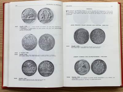《竞宝斋》第430场 周日，周一，周二 3场连拍 （全场包邮） 达文波特德国泰勒1700-1800，已绝版，PCGS和NGC官方参考目录，目录本身就是收藏品，近900克重