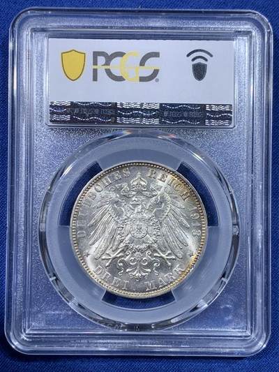 《竞宝斋》第430场 周日，周一，周二 3场连拍 （全场包邮） PCGS MS63 德国 1913-J 汉堡双狮3马克银币  两面黄油彩包浆，背面银霜十足，正面双狮栩栩如生