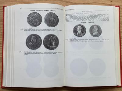 《竞宝斋》第430场 周日，周一，周二 3场连拍 （全场包邮） 达文波特德国泰勒1700-1800，已绝版，PCGS和NGC官方参考目录，目录本身就是收藏品，近900克重