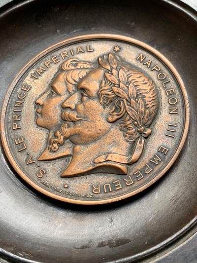 《竞宝斋》第430场 周日，周一，周二 3场连拍 （全场包邮） 拿破仑三世皇帝与欧仁妮皇后铜章 总重约129.5克 109*113mm 细节见图