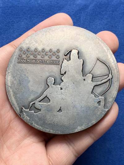 《竞宝斋》第430场 周日，周一，周二 3场连拍 （全场包邮） 法国国民议会纪念大铜章 雕刻版 179.3克 67.7mm