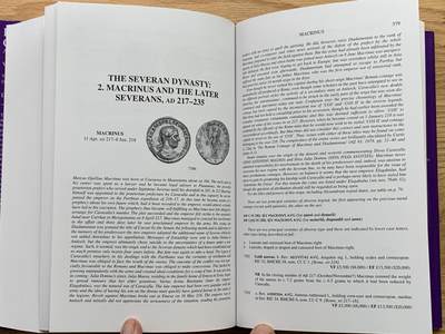《竞宝斋》第430场 周日，周一，周二 3场连拍 （全场包邮） 古罗马钱币及其价值目录第二卷 公元96年-公元235年 重达1.35公斤