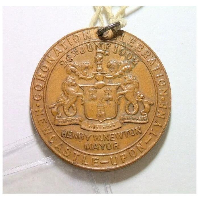 英国1902年 爱德华七世和皇后加冕礼高浮雕精制大铜章 40MM 