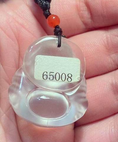 【旋风钱币】10月25日19:00准时开拍 精美欧洲币章、第三帝国钱币、精美项链等 全场包邮 精美项链吊坠2条 弥勒佛+玉牌 吊坠均为35✖️30MM 需要任何数据请私信