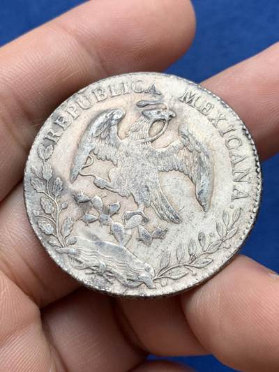 《竞宝斋》第430场 周日，周一，周二 3场连拍 （全场包邮） 墨西哥1880年花边8里亚尔银币