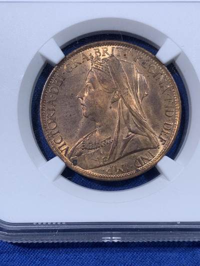 《竞宝斋》第430场 周日，周一，周二 3场连拍 （全场包邮） NGC MS64RB 英国1900年维多利亚披纱1便士 铜光很好