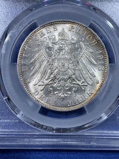 《竞宝斋》第430场 周日，周一，周二 3场连拍 （全场包邮） PCGS MS63 德国 1913-J 汉堡双狮3马克银币  两面黄油彩包浆，背面银霜十足，正面双狮栩栩如生