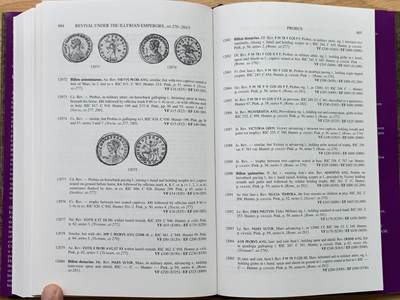 《竞宝斋》第430场 周日，周一，周二 3场连拍 （全场包邮） 古罗马钱币及其价值目录第三卷 公元235年-公元285年 重达1.1公斤