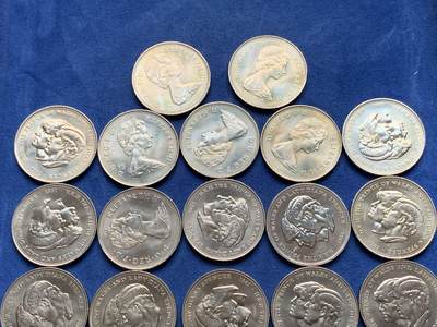 《竞宝斋》第430场 周日，周一，周二 3场连拍 （全场包邮） 22枚一组 英国克朗型纪念币 保存得不错 细节见图