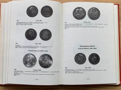 《竞宝斋》第430场 周日，周一，周二 3场连拍 （全场包邮） 达文波特欧洲克朗1800-至今 第二版，已绝版，PCGS和NGC官方参考目录，目录本身就是收藏品，近900克重