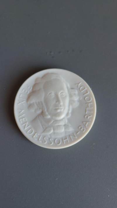 嘉宝良覃世界勋赏第17期拍卖 - 德国门德尔松白陶章