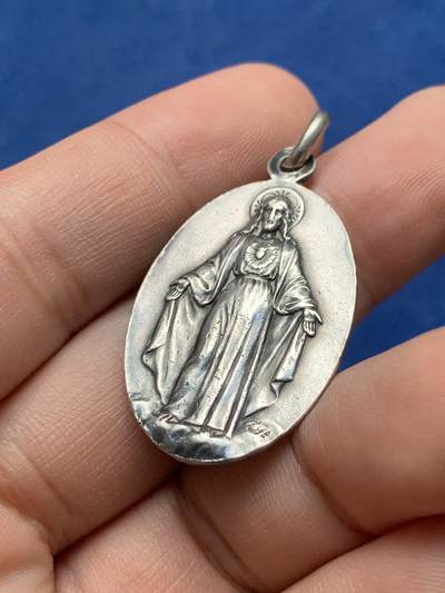 《竞宝斋》第430场 周日，周一，周二 3场连拍 （全场包邮） 基督教银吊坠 少见 带环重约7.75克 23.2*38mm