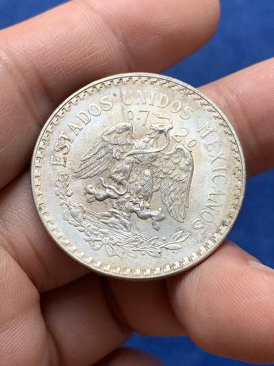 《竞宝斋》第430场 周日，周一，周二 3场连拍 （全场包邮） 墨西哥 1945年1比索银币 鹰洋好品