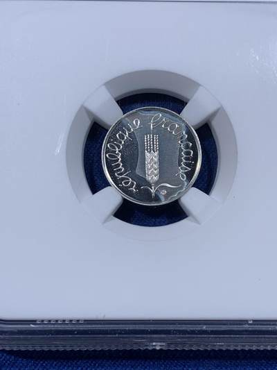 《竞宝斋》第430场 周日，周一，周二 3场连拍 （全场包邮） NGC PF66 UC 法国第五共和国 1980年 1分 加厚精制银币 950银4.4克 资料显示发行量仅570枚 不可错过