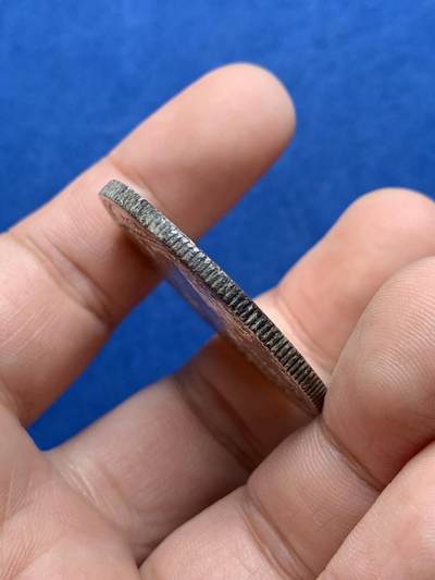 《竞宝斋》第430场 周日，周一，周二 3场连拍 （全场包邮） 法属印支那1894年坐洋1皮亚斯特银币 背面有个字戳 带点光 细节见图