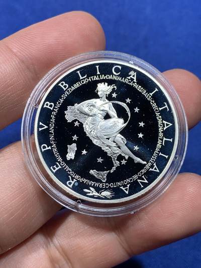 《竞宝斋》第430场 周日，周一，周二 3场连拍 （全场包邮） 2003年意大利担任欧盟理事会主席国10欧纪念银币 925银 22克 盒证齐全