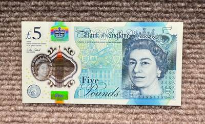 中外各国钞、纪念钞、券专场（第三十二场） - 【绝版】2015年英国G序列5镑塑料钞 女王头像 全新未流通收藏品相
