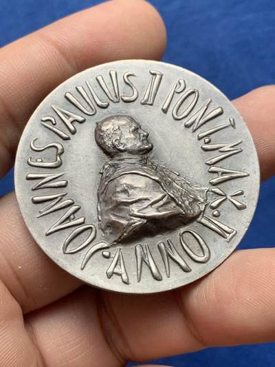 《竞宝斋》第430场 周日，周一，周二 3场连拍 （全场包邮） 梵蒂冈教皇约翰·保罗二世人类救赎主银章 39.3克 43.7mm