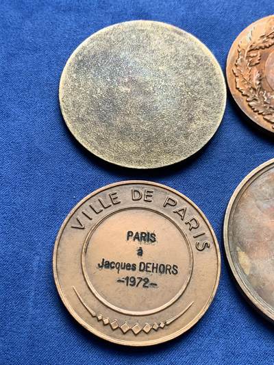 《竞宝斋》第430场 周日，周一，周二 3场连拍 （全场包邮） 四枚一组 法国纪念章 各种材质 总重约250.5克 49-59mm 细节见图