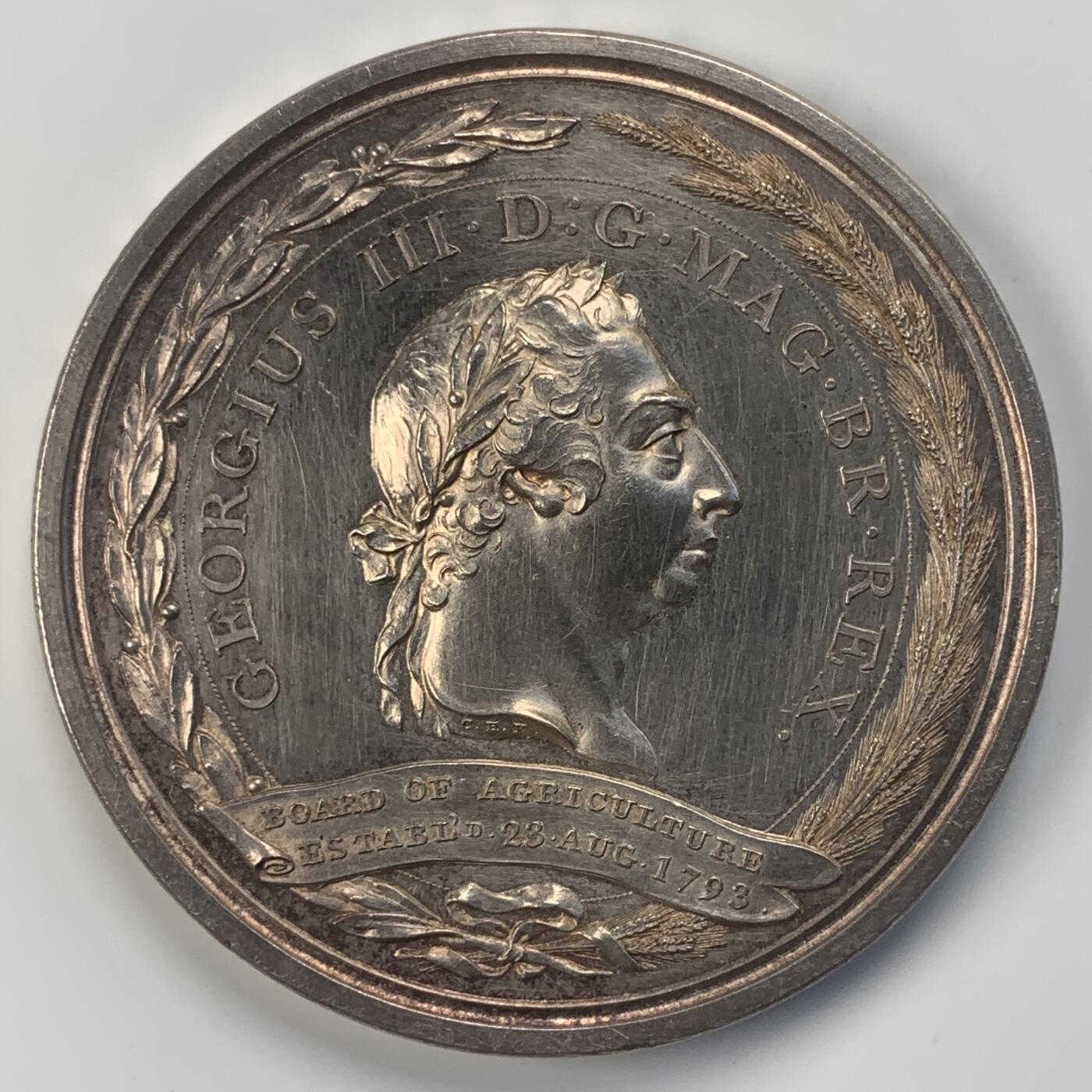 掌中浮雕-藏着的欧洲第038场 1801年英国农业委员会银奖章 ，48mm, 62g。C.H.kuchler雕刻。边缘刻获奖人：Mr Josh.Atkinson, 极罕！
