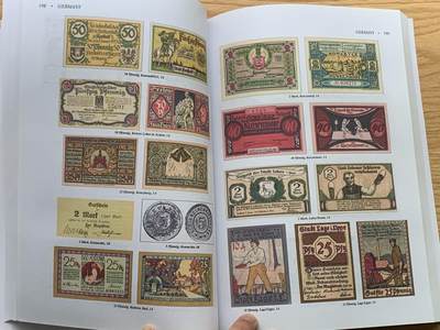 《竞宝斋》第430场 周日，周一，周二 3场连拍 （全场包邮） 紧急状态纸币目录 1914-1947彩色版 重达1公斤