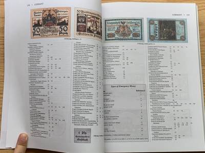 《竞宝斋》第430场 周日，周一，周二 3场连拍 （全场包邮） 紧急状态纸币目录 1914-1947彩色版 重达1公斤