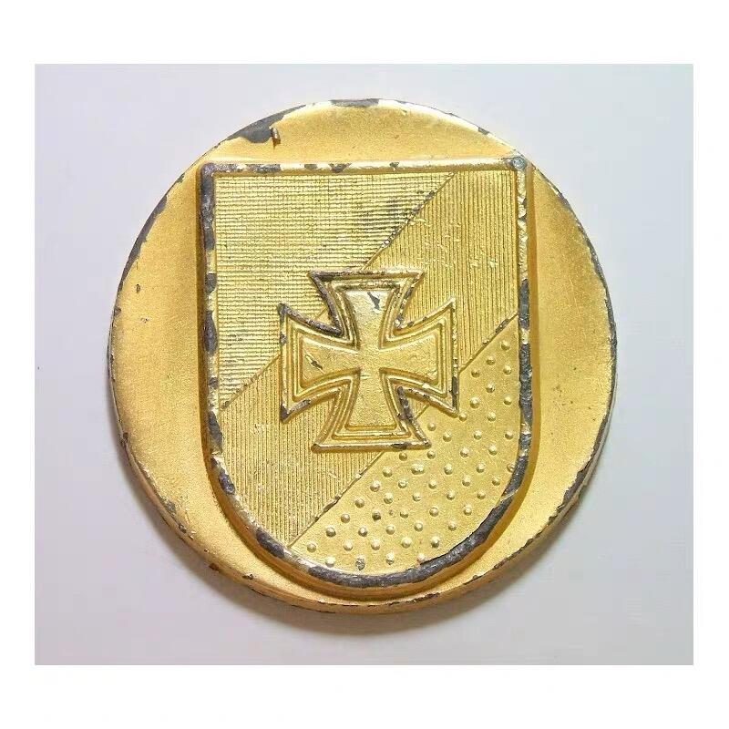 德国1975年 铁十字勋章高浮雕精制大镀金章 50MM