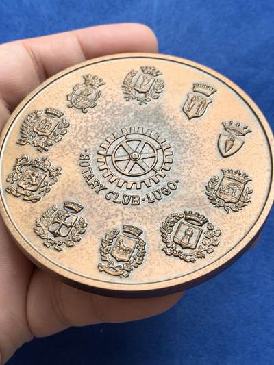 《竞宝斋》第430场 周日，周一，周二 3场连拍 （全场包邮） 法吉奥拉城堡主楼铜章 大规格高浮雕217.6克 79.5mm