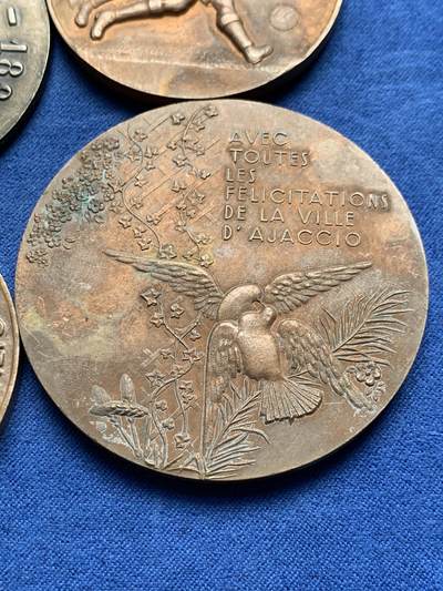 《竞宝斋》第430场 周日，周一，周二 3场连拍 （全场包邮） 四枚一组 法国纪念章 各种材质 总重约250.5克 49-59mm 细节见图