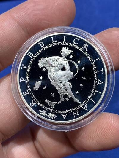 《竞宝斋》第430场 周日，周一，周二 3场连拍 （全场包邮） 2003年意大利担任欧盟理事会主席国10欧纪念银币 925银 22克 盒证齐全