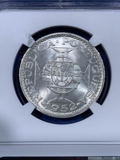 《竞宝斋》第430场 周日，周一，周二 3场连拍 （全场包邮） NGC MS65 澳门1952年5元银币 早期年份 车轮光状态漂亮！