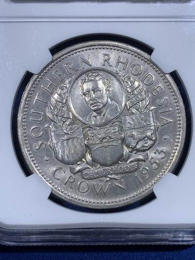 《竞宝斋》第430场 周日，周一，周二 3场连拍 （全场包邮） NGC MS64 罗德西亚1953年1克朗银币，Gem BU的品相，底板光滑如丝绸，历史给它披上一层淡淡的灰色包浆，更显韵味