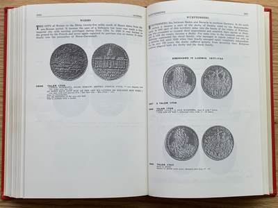 《竞宝斋》第430场 周日，周一，周二 3场连拍 （全场包邮） 达文波特德国泰勒1700-1800，已绝版，PCGS和NGC官方参考目录，目录本身就是收藏品，近900克重
