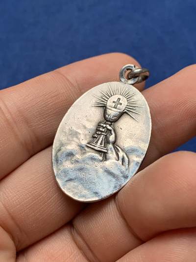 《竞宝斋》第430场 周日，周一，周二 3场连拍 （全场包邮） 基督教银吊坠 少见 带环重约7.75克 23.2*38mm