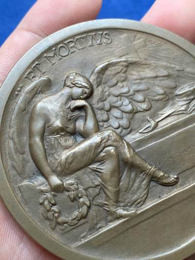 《竞宝斋》第430场 周日，周一，周二 3场连拍 （全场包邮） 1915年法国文学家协会莫里斯·巴雷斯基金会大铜章 大天使与女武神 好品 稀有 136.2克 67.5mm 丰饶角铜标