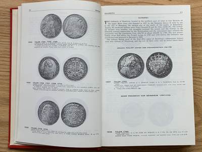 《竞宝斋》第430场 周日，周一，周二 3场连拍 （全场包邮） 达文波特德国泰勒1700-1800，已绝版，PCGS和NGC官方参考目录，目录本身就是收藏品，近900克重